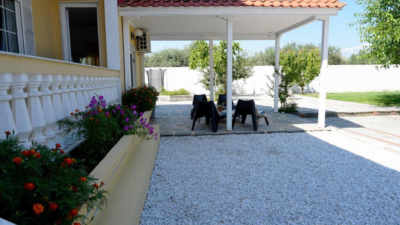 Villa Karras Vrasná Exterior foto